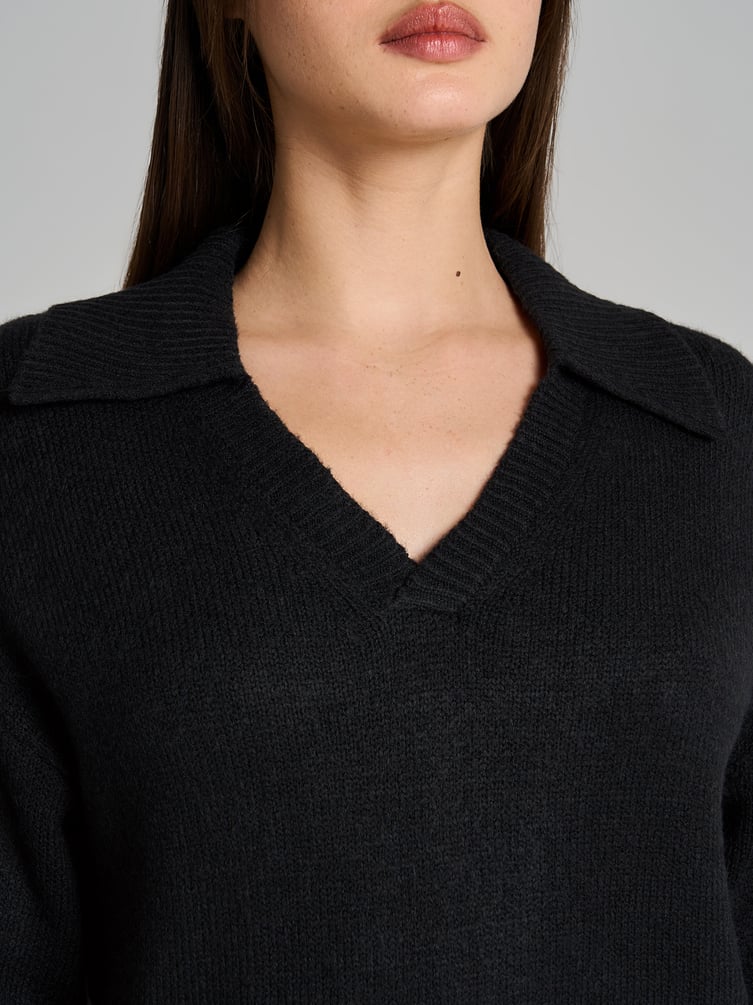 Вязаный пуловер с воротником