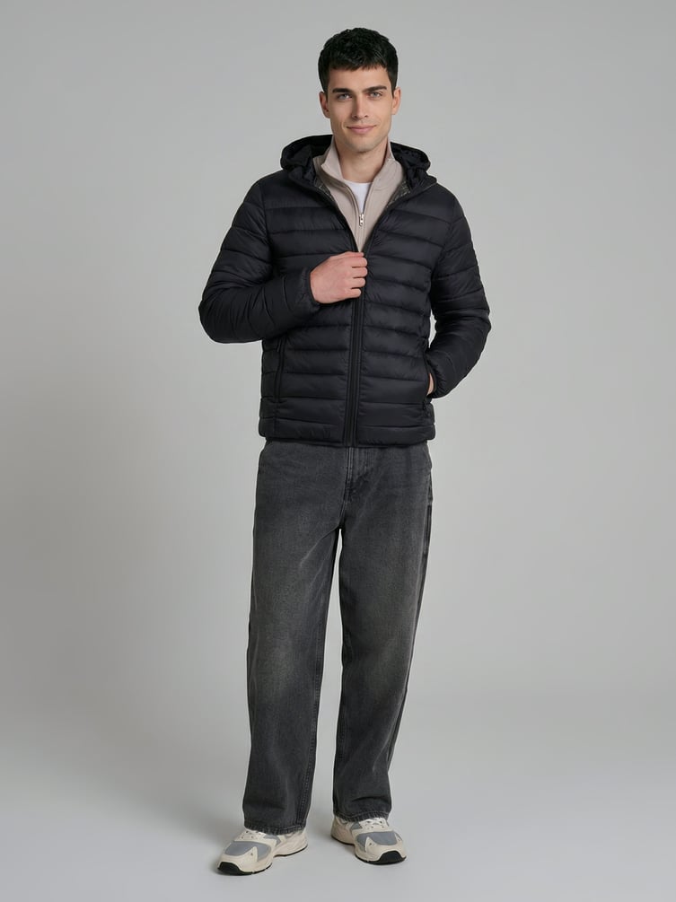 Демисезонная теплая куртка на синтепоне с капюшоном