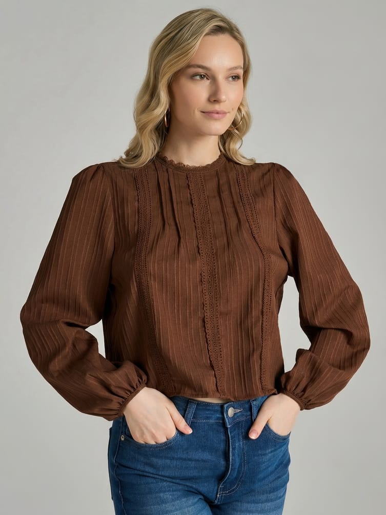 Кружевная блузка нарядная