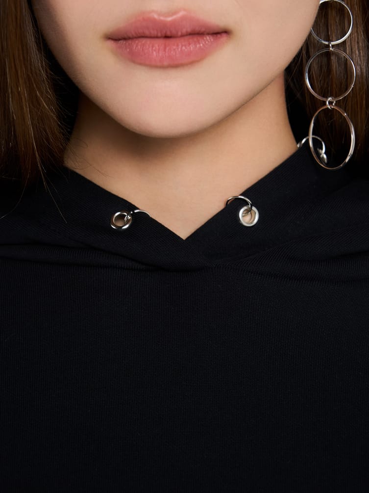 Тёплое худи с люверсами и кольцами