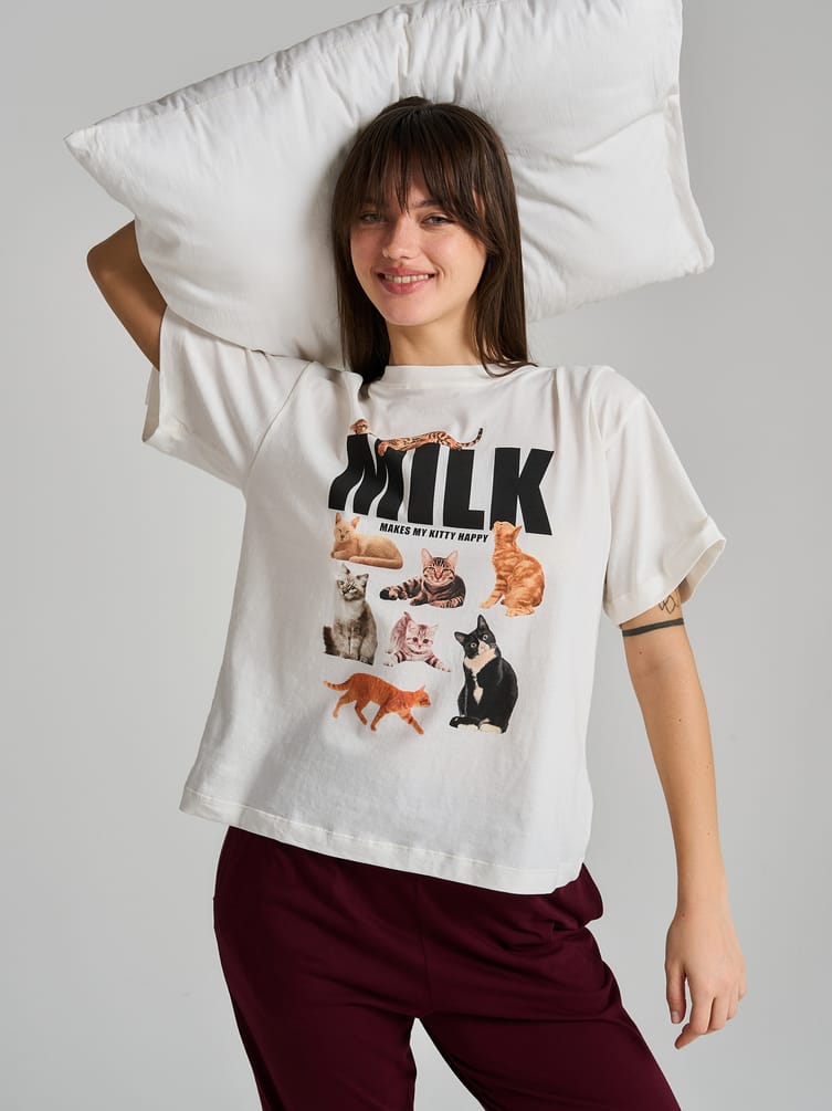 Пижама с принтом котиков и брюками