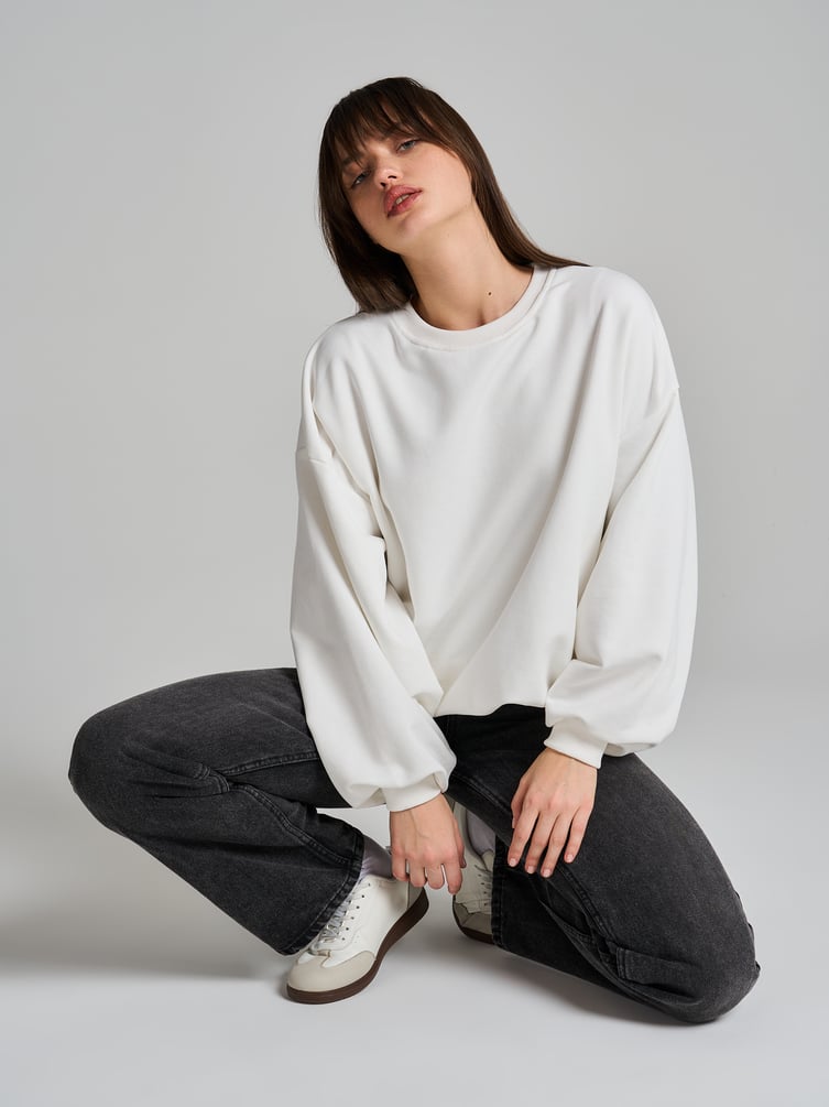 Свитшот с резинкой на талии