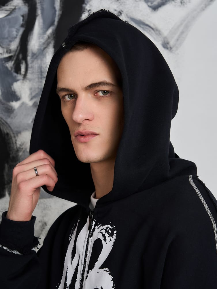 Толстовка с капюшоном и принтом Макс Борисов