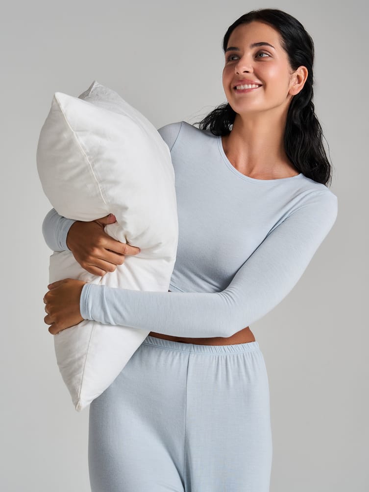 Пижама с кроп-топом и брюками