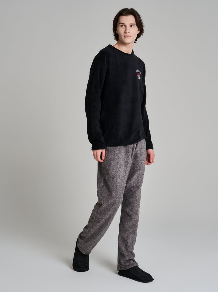 Пижама плюшевая с вышивкой и брюками