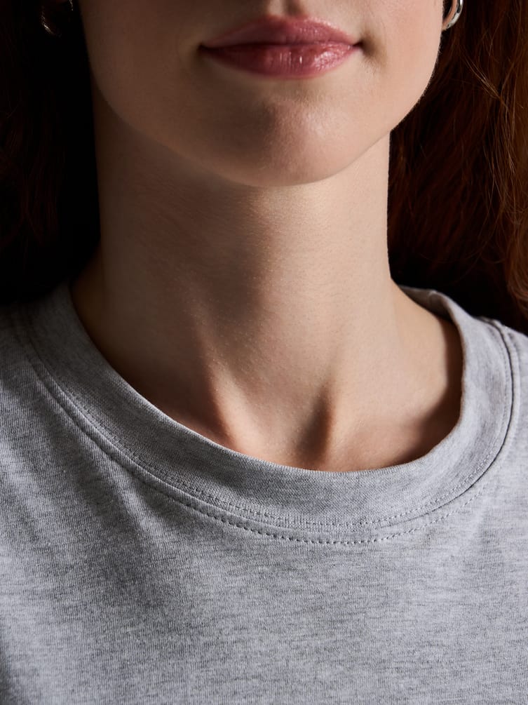 Хлопковая футболка оверсайз с вышивкой надписи