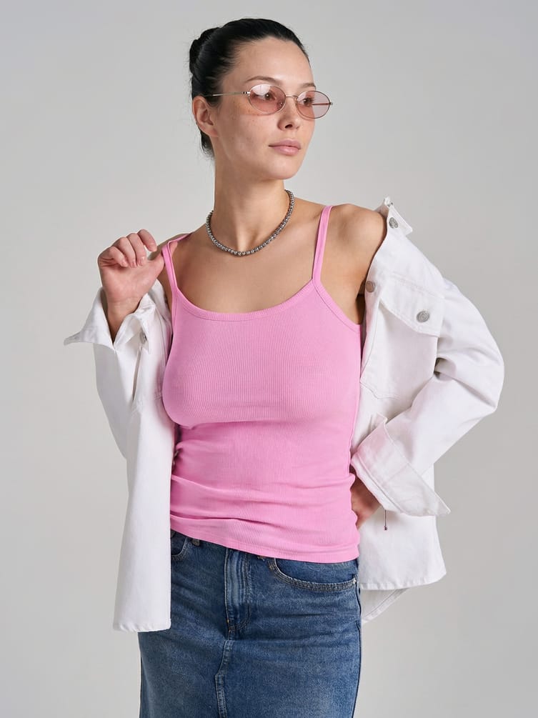 Топ в рубчик на тонких бретелях