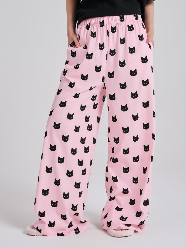 Пижама с принтом кошек и брюками