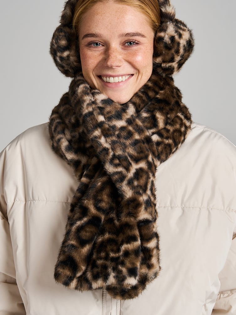 Леопардовый шарф с прорезью