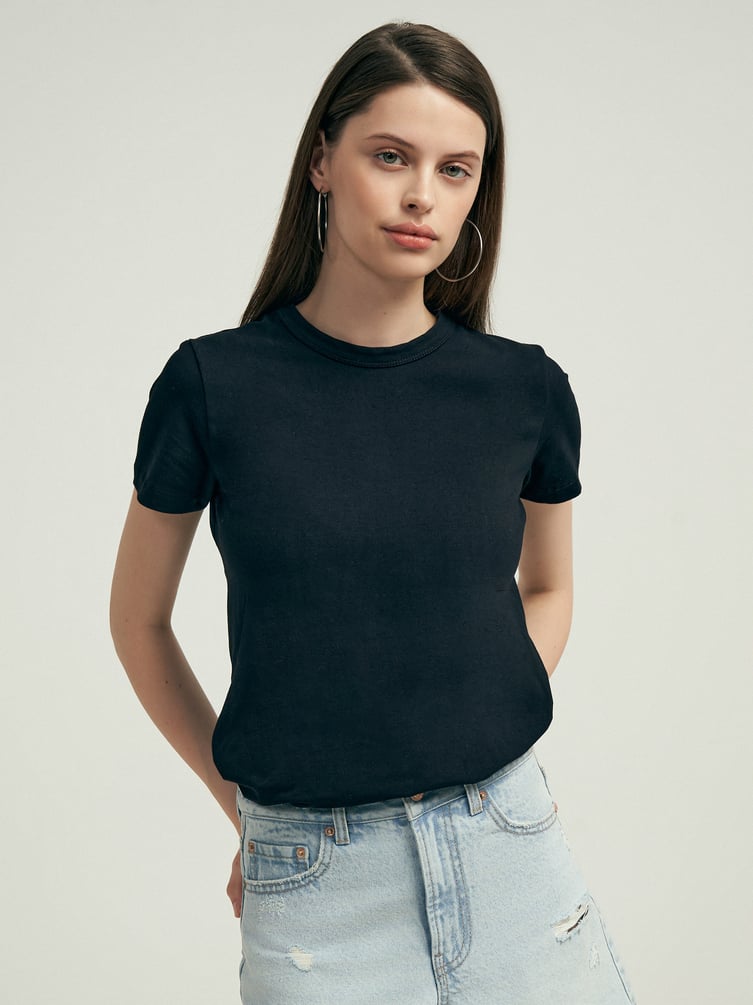 Плотная базовая свободная футболка