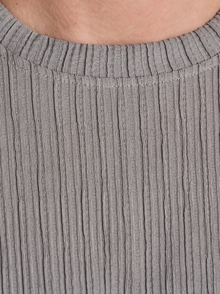 Футболка летняя из жатой ткани