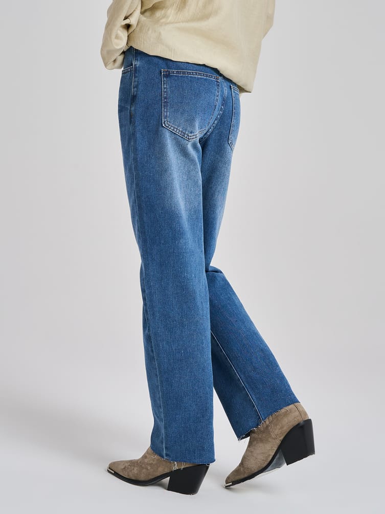 Джинсы прямые с необработанными краями