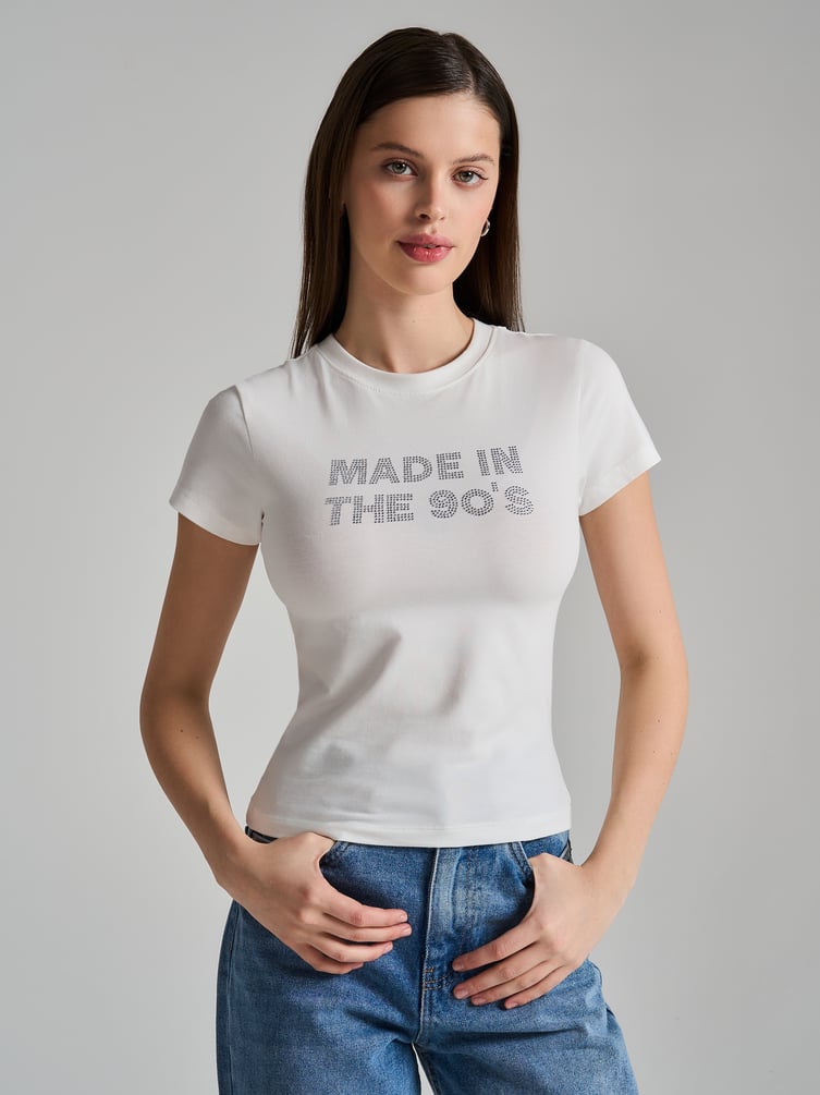 Футболка облегающая с надписью стразами