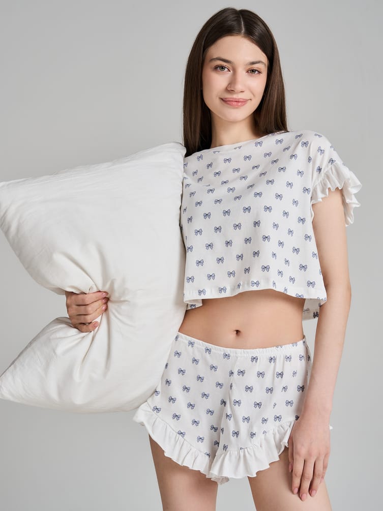 Пижама с рюшами и принтом бантиков