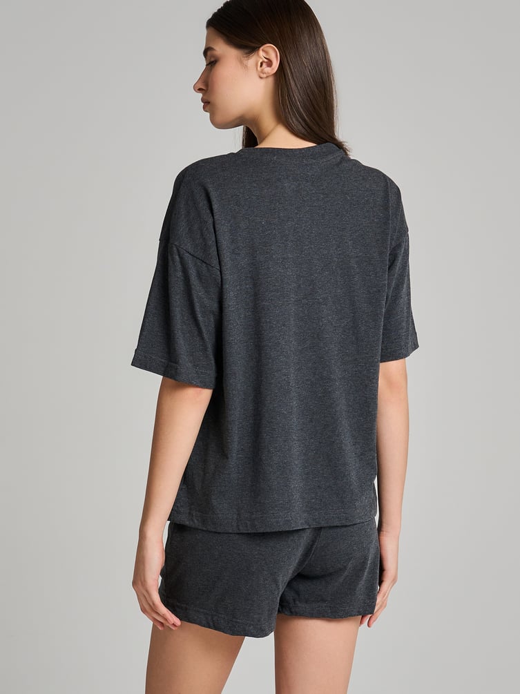 Пижама с футболкой и шортами