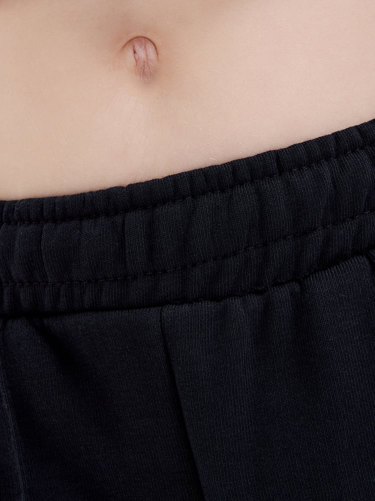 Широкие брюки с высокой талией