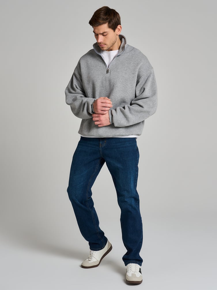 Классические прямые джинсы