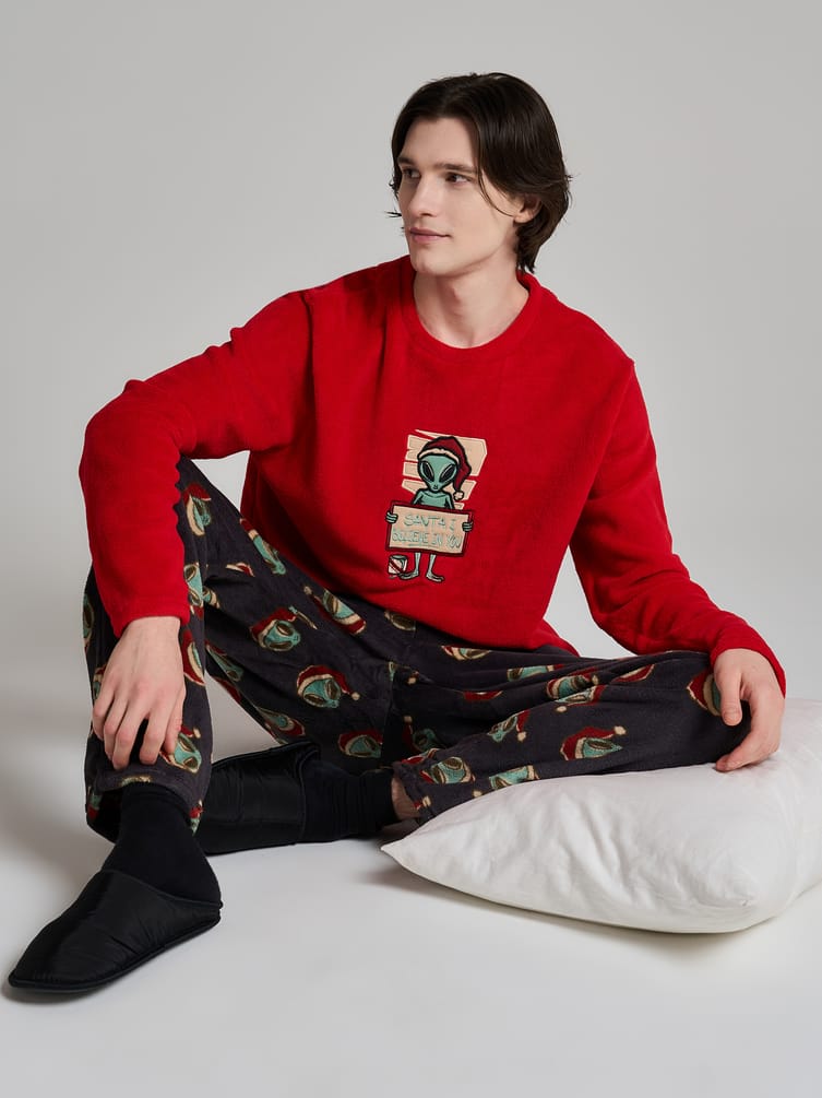 Новогодняя плюшевая пижама с вышивкой