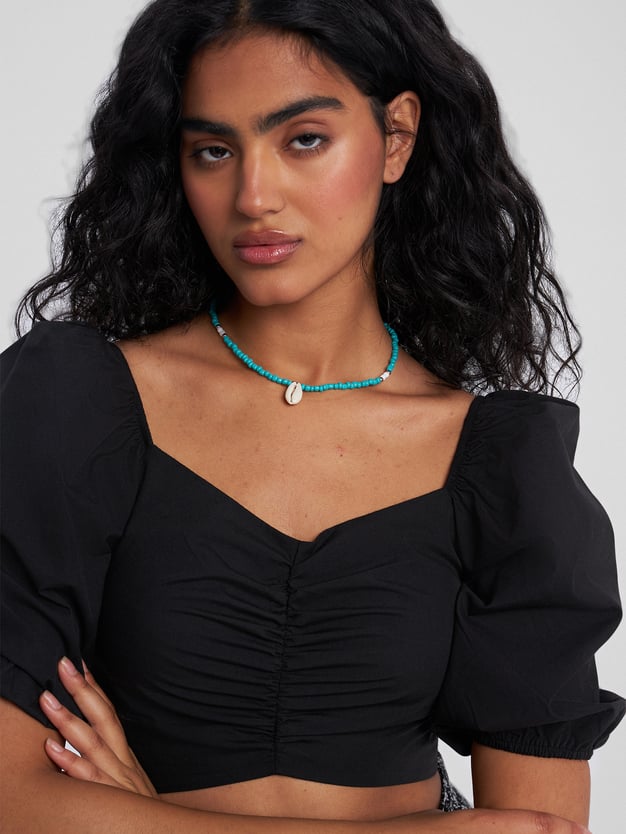 Колье с подвесками ракушками