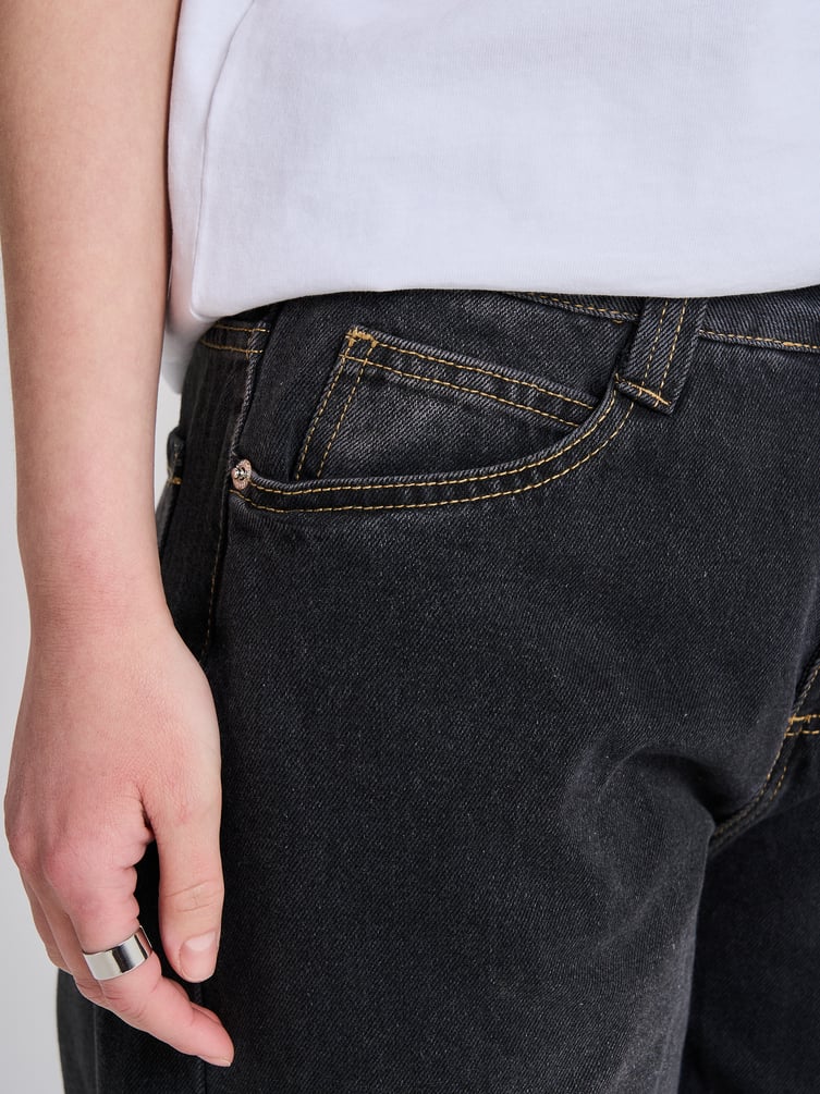 Джинсы баллоны со средней посадкой