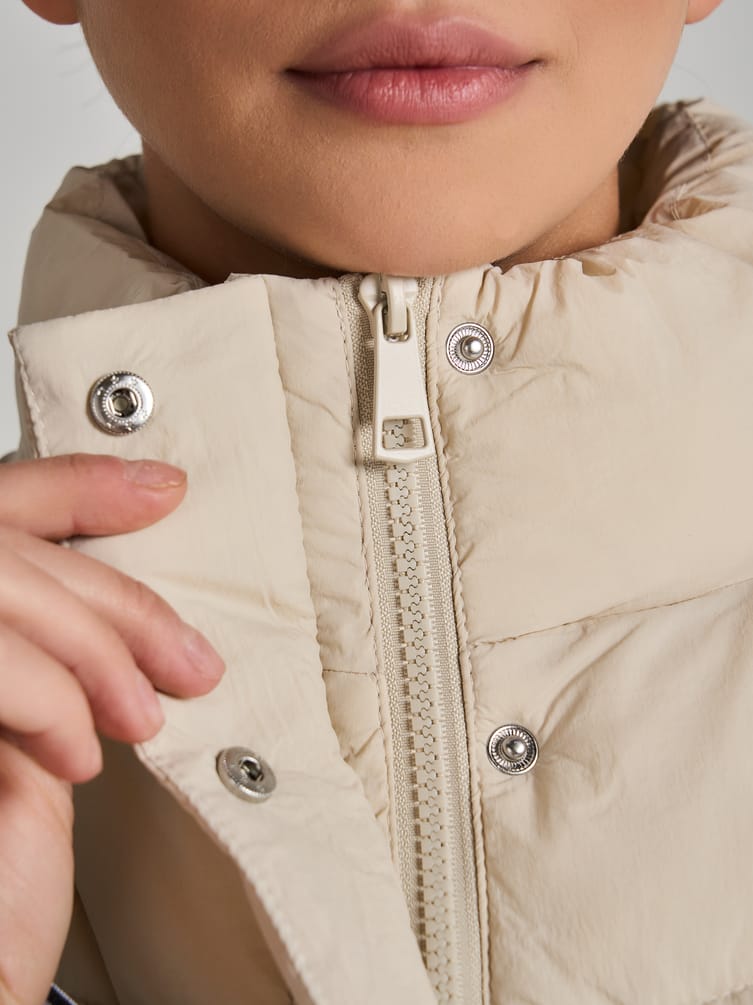 Жилет демисезонный на синтепоне