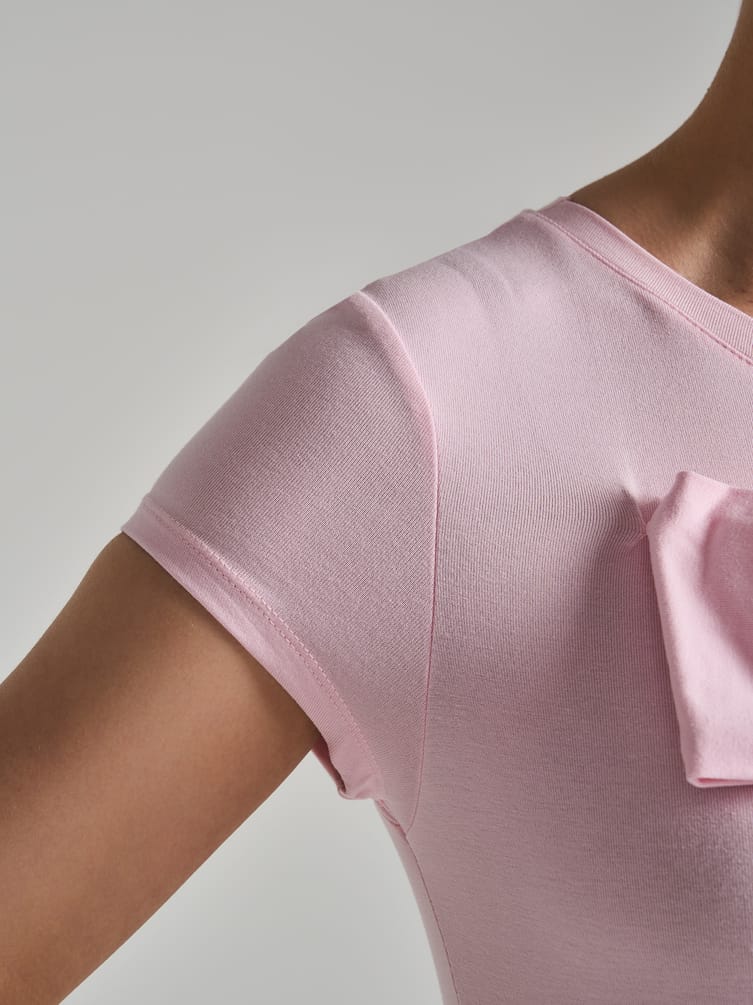 Футболка облегающая с бантом