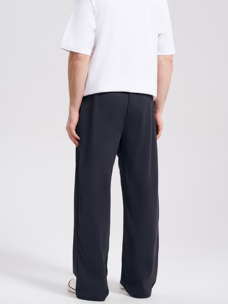 Спортивные брюки на резинке