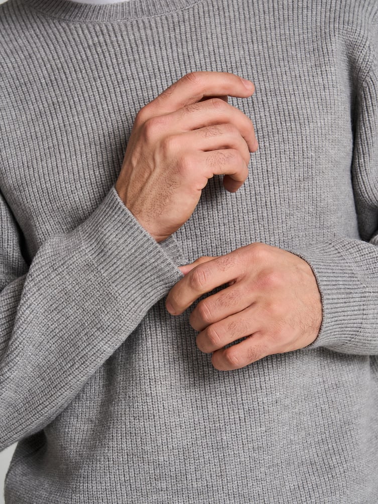 Джемпер вязаный теплый