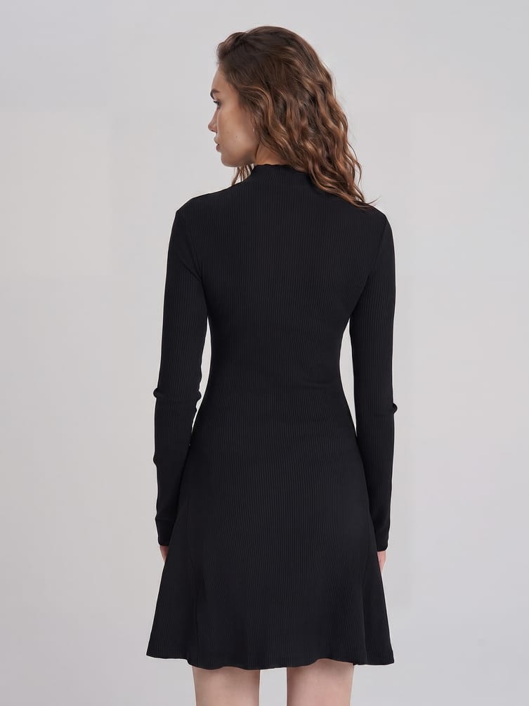 Платье в рубчик деловое