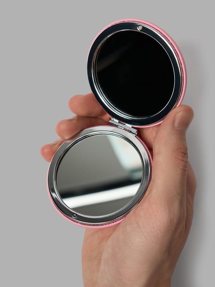 Карманное зеркальцо