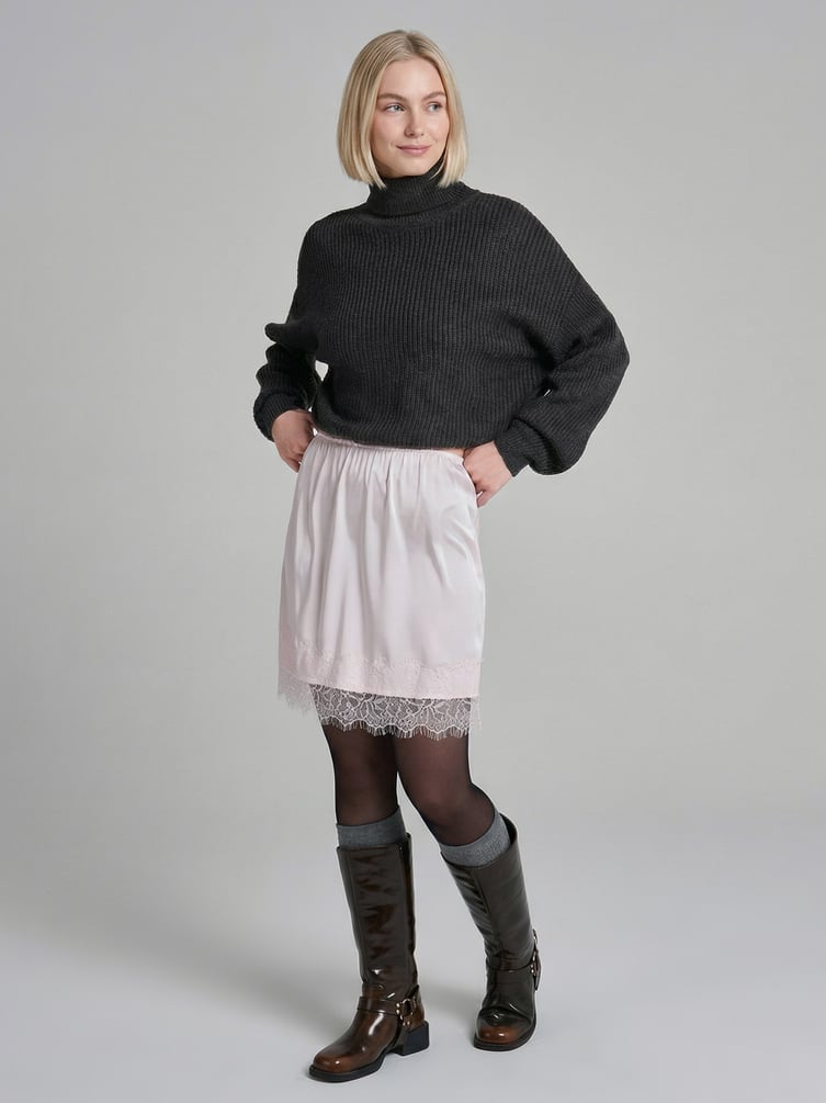 Юбка мини атласная с кружевом в бельевом стиле