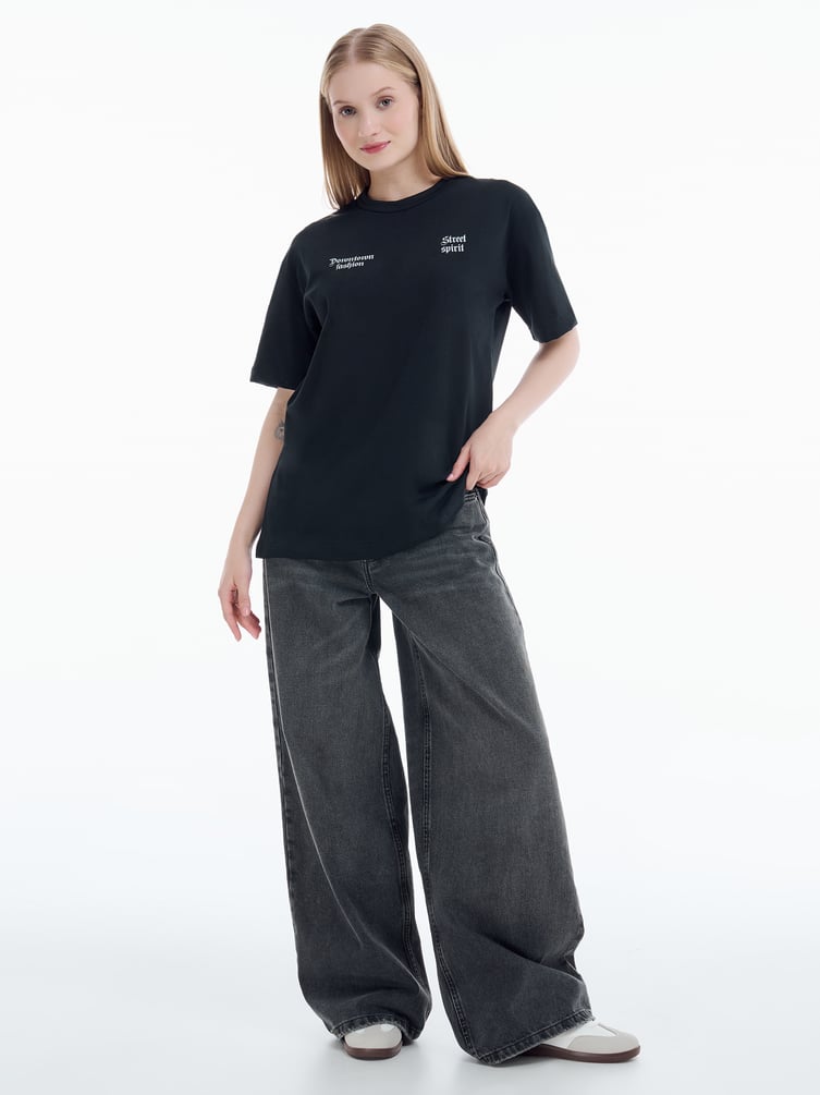 Футболка оверсайз с надписью rebellious