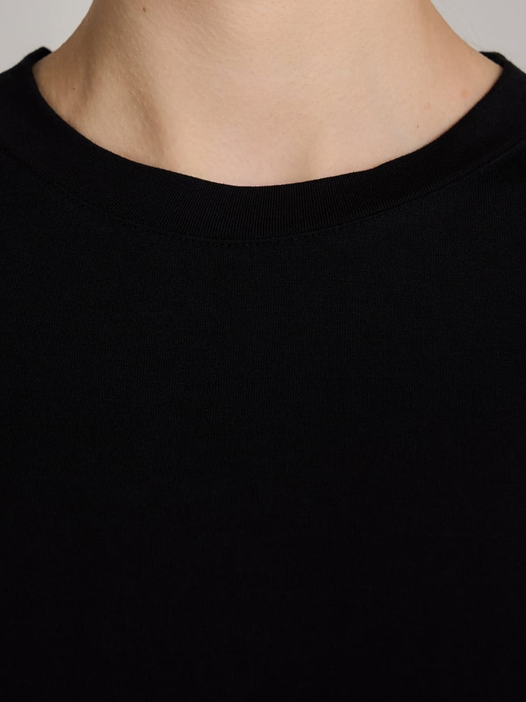 Футболка приталенная из вискозы