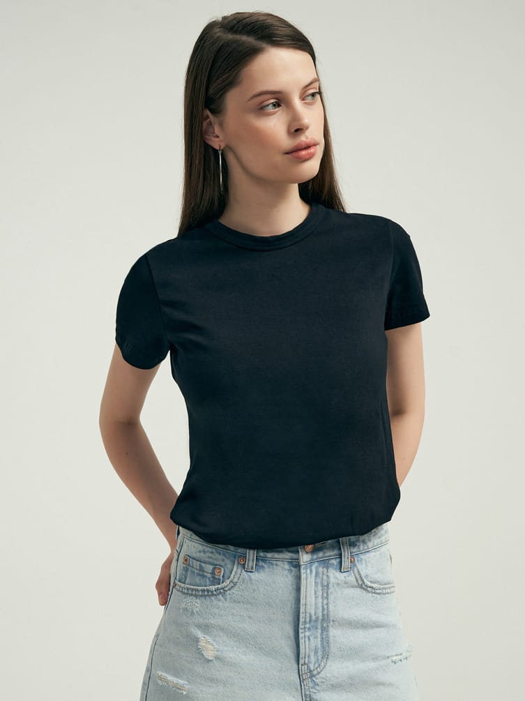 Плотная базовая свободная футболка