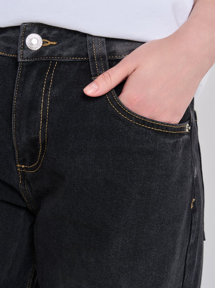 Джинсы баллоны со средней посадкой