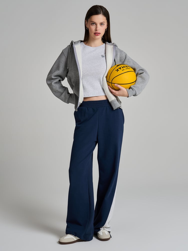 Брюки спортивные с лампасами